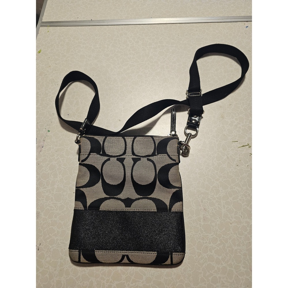 Coach Signature‎ Jacquard Crossbody Bag Black Gray Monogram Canvas Messenger - Picture 3 of 7
